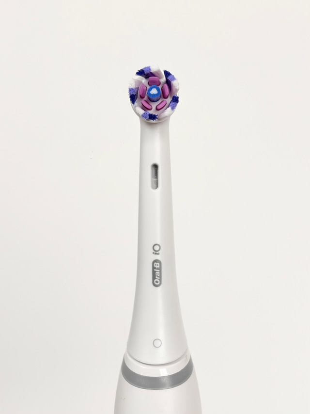 Đầu Bàn Chải Cao Cấp Oral B iO - Radiant White