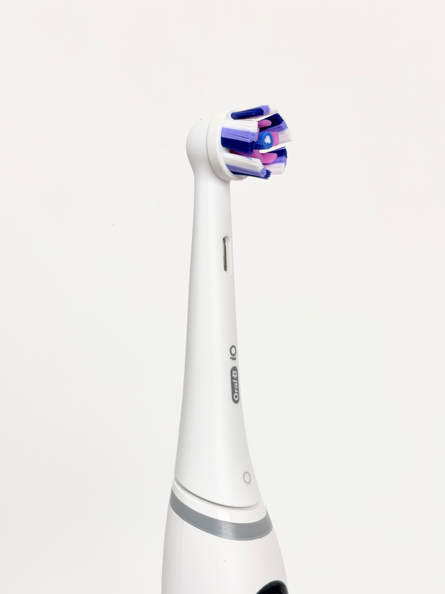 Đầu Bàn Chải Cao Cấp Oral B iO - Radiant White